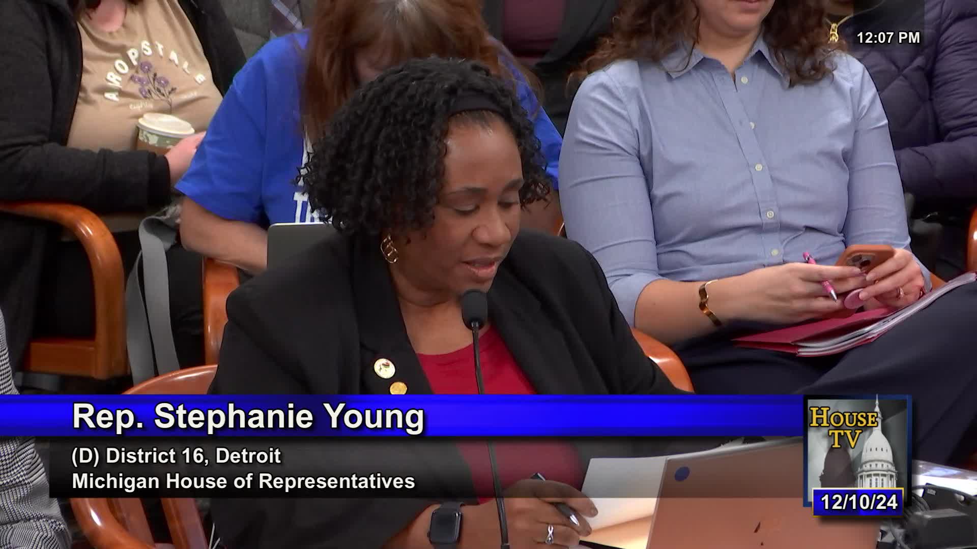 Michigan lawmakers push to ban flavored tobacco sales to protect youth health