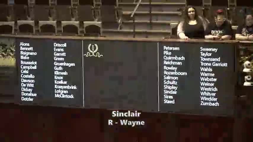 Iowa Senate organizes for 90th General Assembly, adopts temporary rules and appoints committees and officers