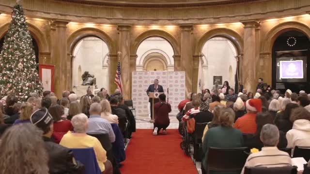 First Lady leads Christmas tradition with children at State House reading event