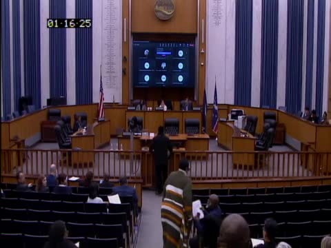 Activist criticizes city council for inadequate homeless shelter response amid freezing temperatures