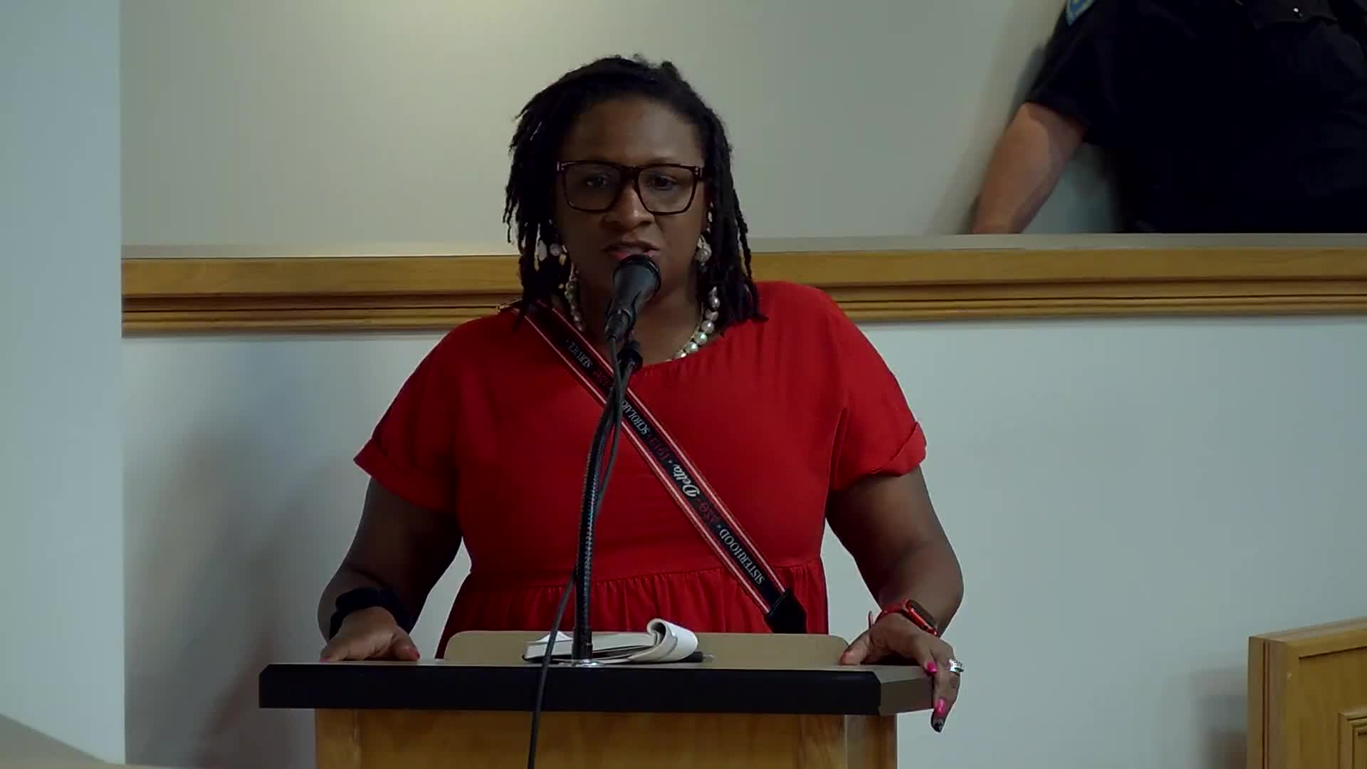 Duval County schools face staffing crisis as substitutes refuse lower-paying para positions