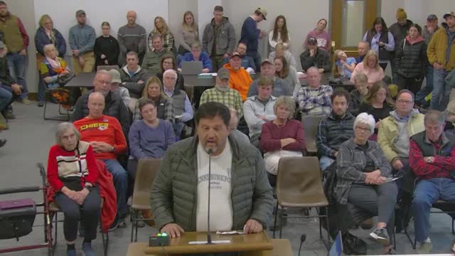 Residents voice concerns over concrete plant's impact on Warren County's charm and safety