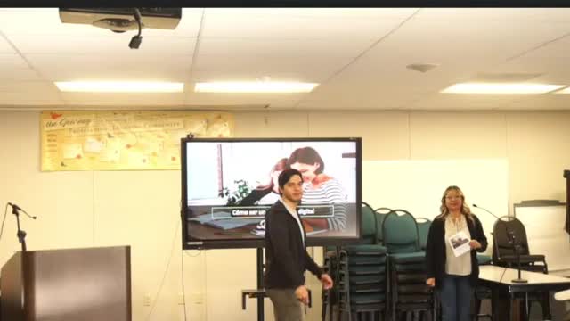 Snowline Joint Unified social workers lead digital-parenting workshop for families