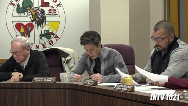 Council approves parade-permit changes; committee advances food-truck and slow-moving-vehicle proposals