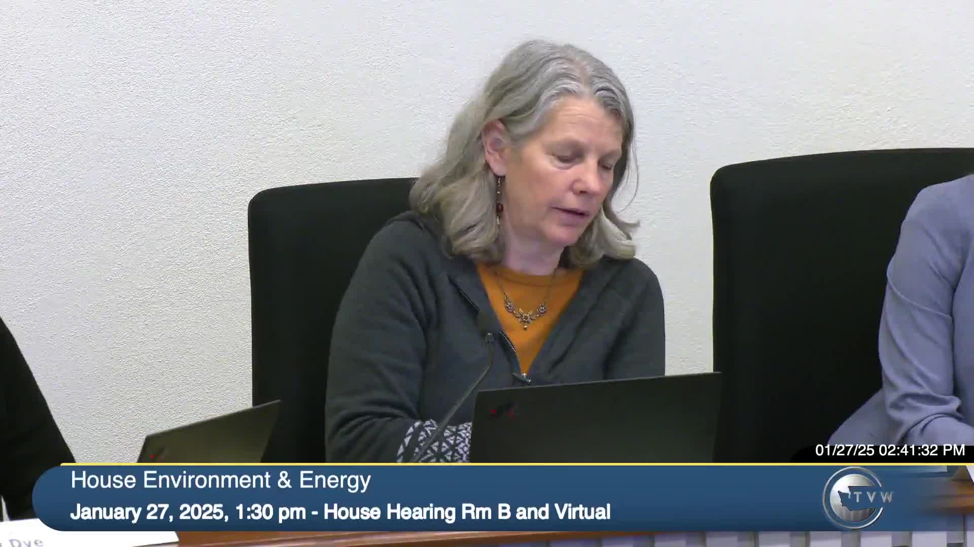 Bill would create advisory commission to coordinate advanced nuclear planning; witnesses sharply divided