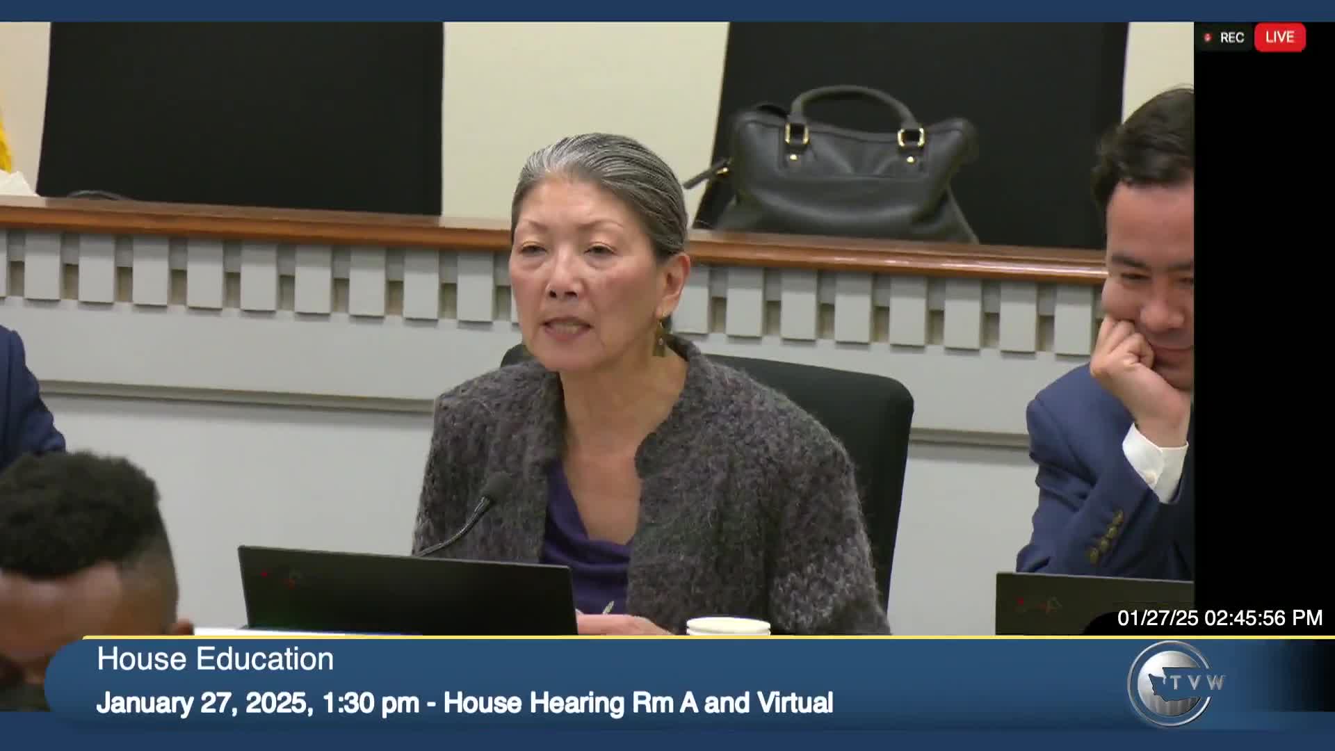 Lake Washington parents advocate for later school start times to improve student well-being