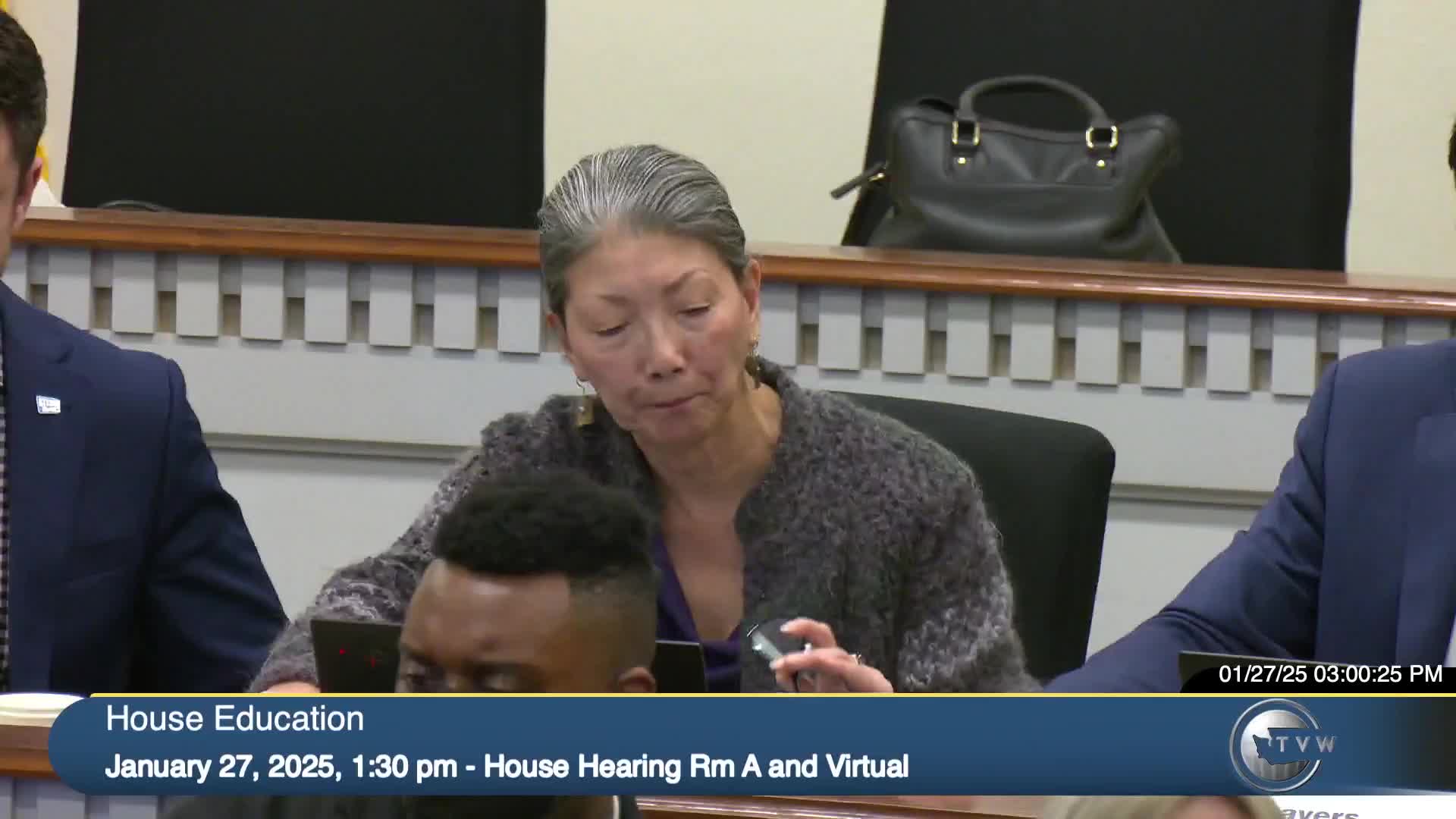 Public hearing held on bill to standardize school volunteer reviews after convictions