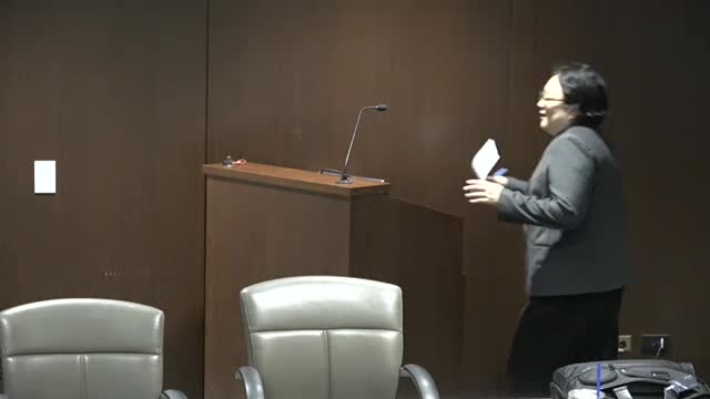 Staff and DRC recommend approval of specific‑use permit for laundromat at 425 South Beltline Road