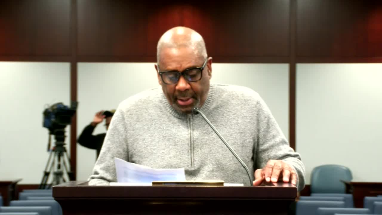 Resident urges council to set performance metrics, procurement and reimbursement for snow removal