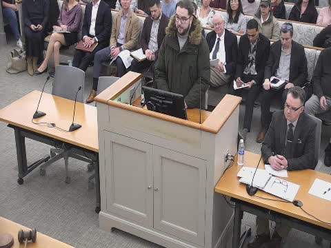 Leesburg residents rally against proposed data center near Stratford Club Condos