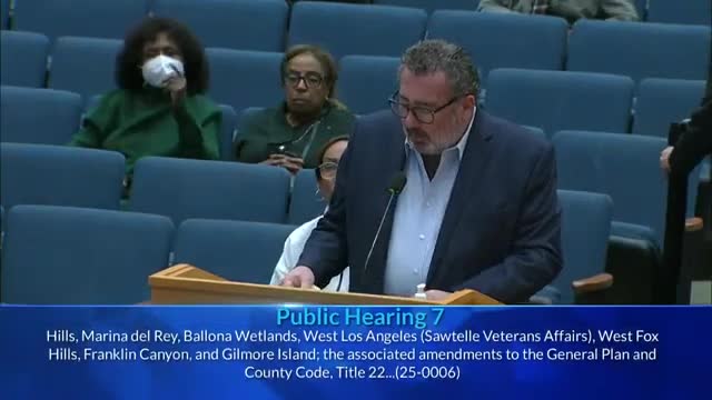 Ladera Heights residents demand delay on flawed west side area plan amid housing concerns