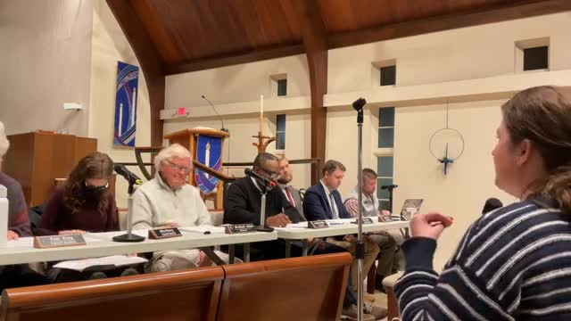 Council adopts zoning changes to define and cap mobile retail vendors in several districts