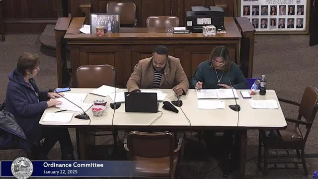 Committee approves revised vacant-building fee tiers, asks legal to draft ordinance