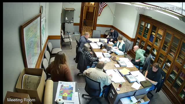 City Council approves agenda and minutes before entering closed session