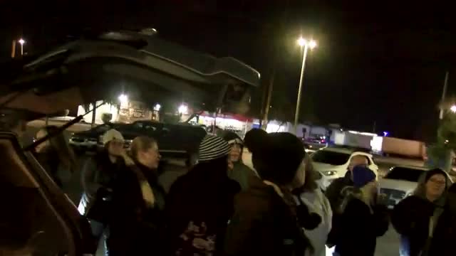 Maricopa County volunteers conduct federal mandated homelessness count along Agua Fria River Wash