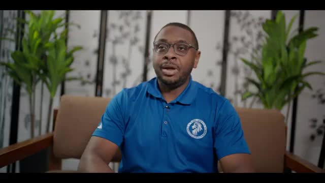Anthony Felder guides Helena Park students through college and career challenges