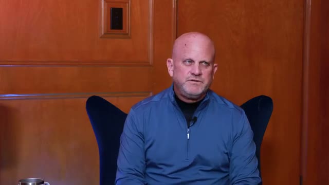 Pearland shows road‑repair plans and cites federal delays for Smith Ranch widening