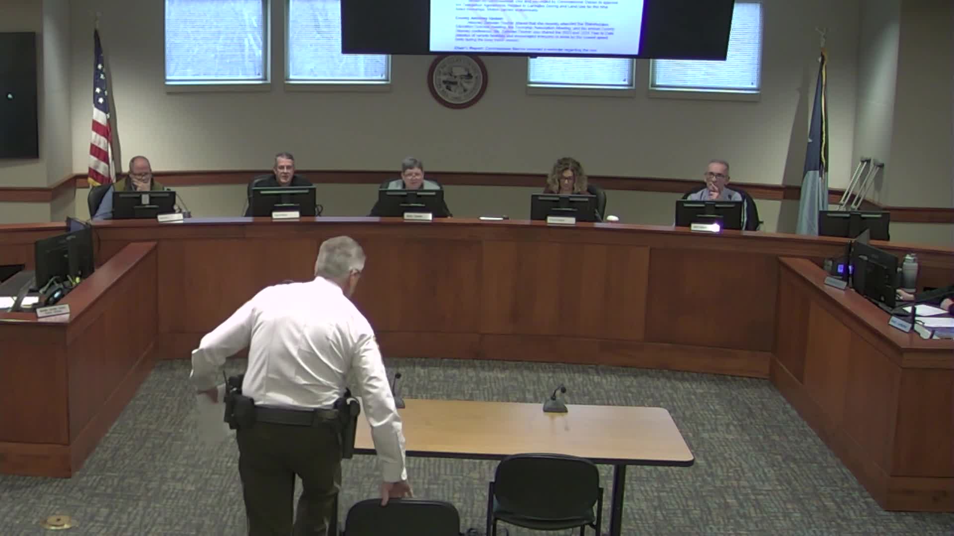 Nicollet County board approves routine annual resolutions, adopts updated procurement policy and accepts sheriff’s boating grant; sets drainage public hearing