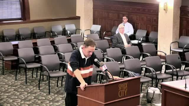 Local homeless man shares struggles and calls for improved shelter management in Sioux City