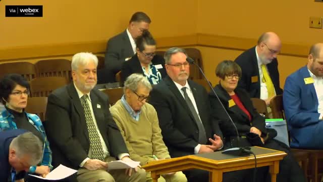 Committee advances bill to pay certain claims against the state; substitute motion places SB125 on consent calendar