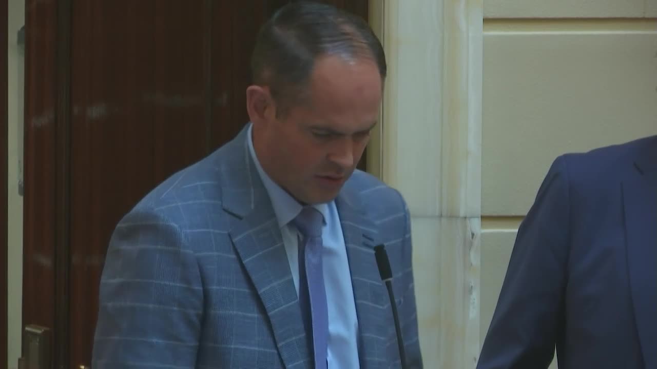 Senate approves bill restricting unlicensed mental-health diagnosis and creates education/enforcement fund