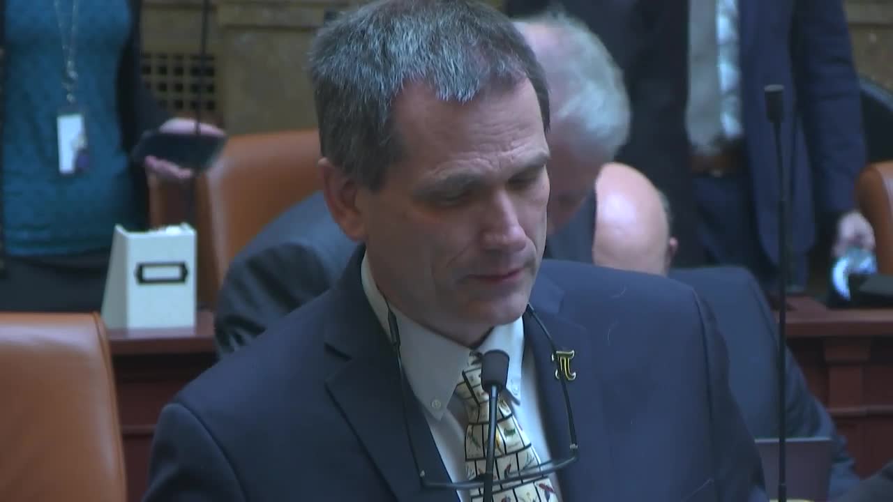 Utah House approves bill easing adoptee access to original birth certificates