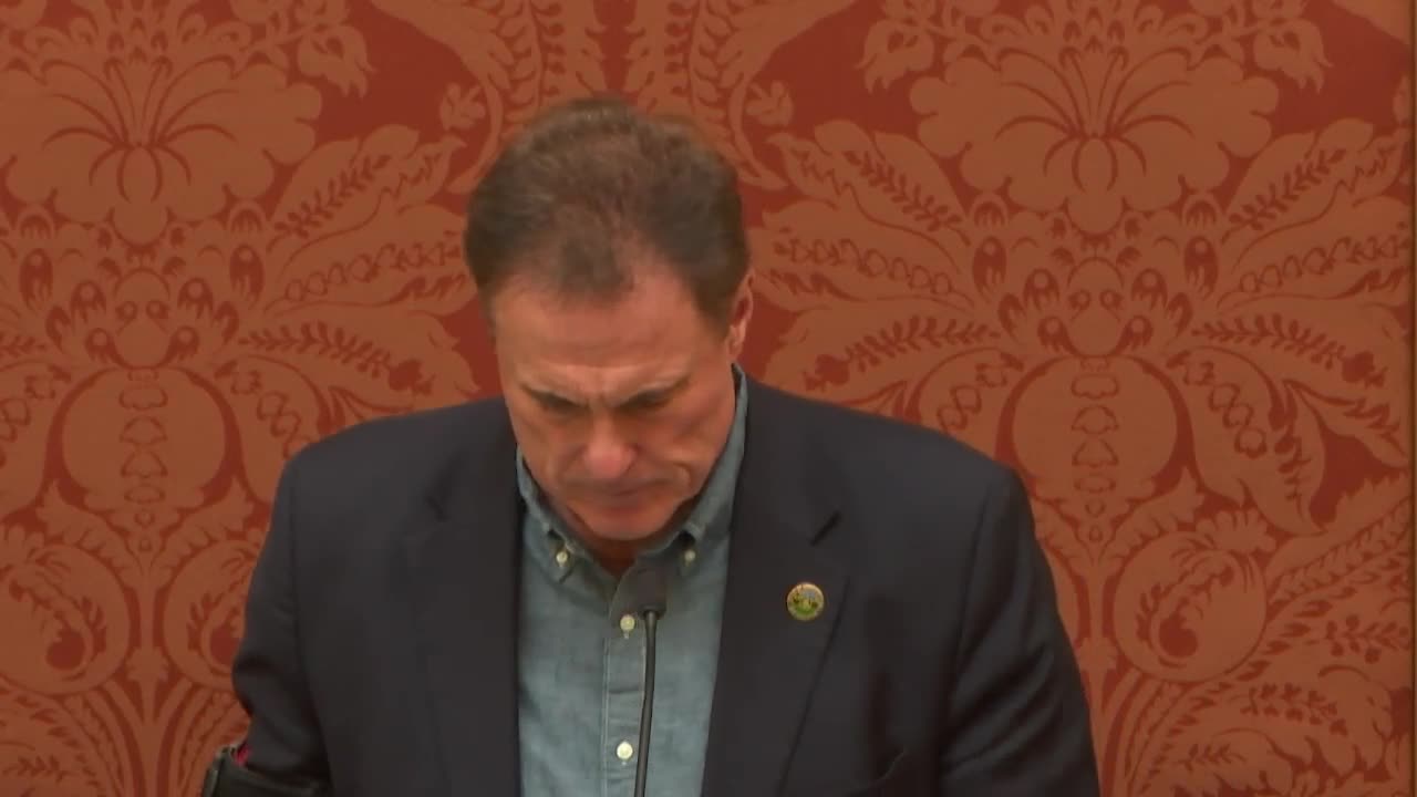 House adopts committee reports, concurs on purchasing bill and advances expungement and calendar items