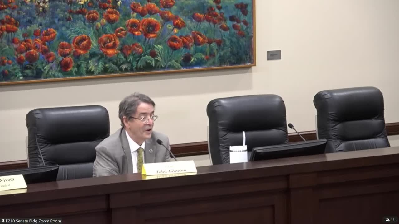 Senate committee sends school-district contracting transparency bill to full Senate