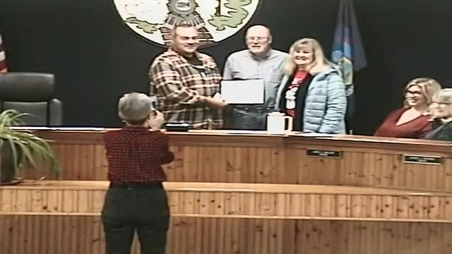 Mayor announces winners of holiday display contest and praises community support