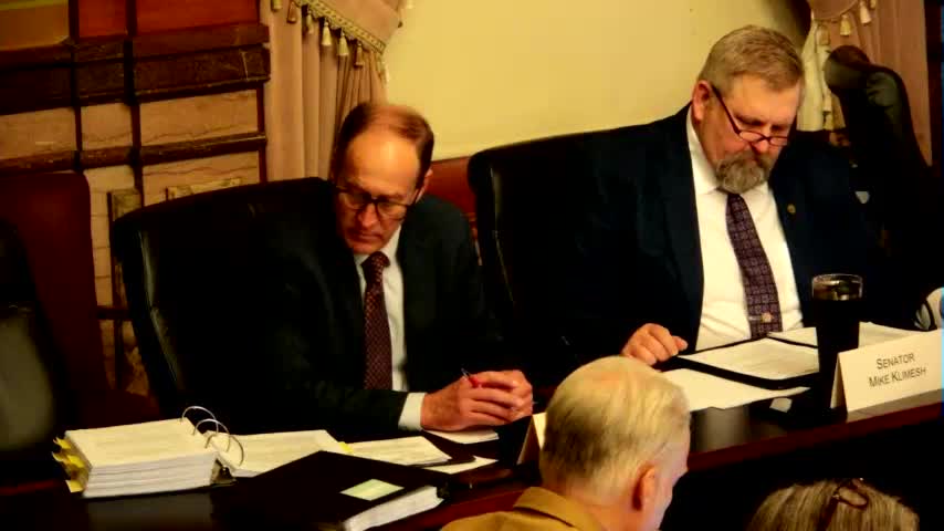 Iowa Education rules tweak teacher-prep reporting, address foundations-of-reading concerns and "three-cueing" method