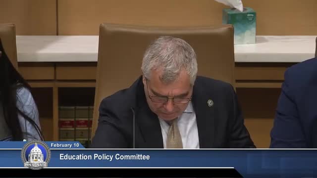 Minnesota senators hear evidence for limiting classroom cell phone use; SF 508 laid over