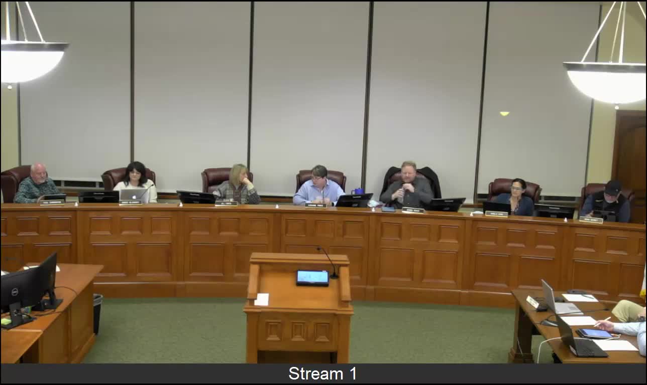 Commission backs 9‑unit Holiday Cottages preliminary plat; conditions required before final plat