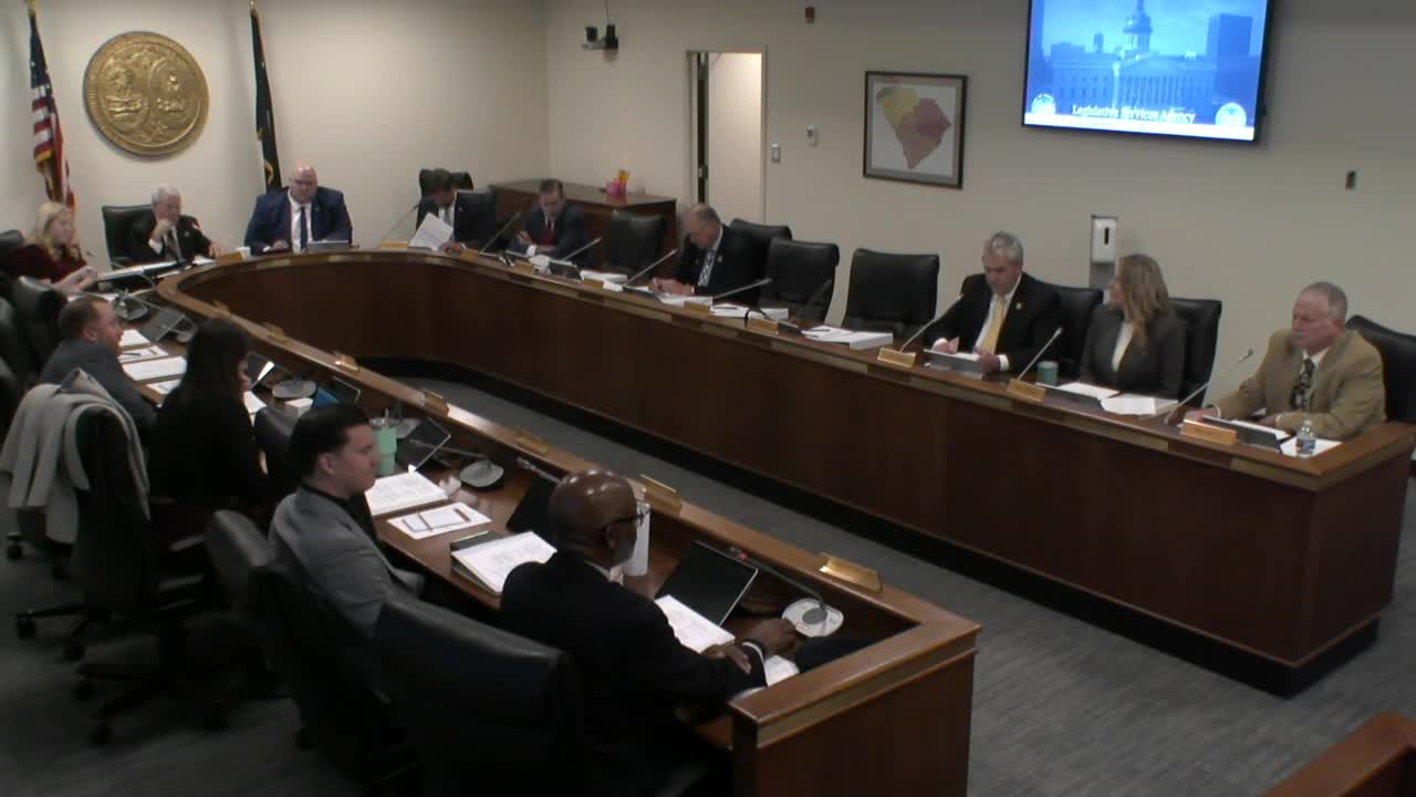 Committee advances bill to make bear season ‘still-hunt’ only on private lands in Game Zone 1