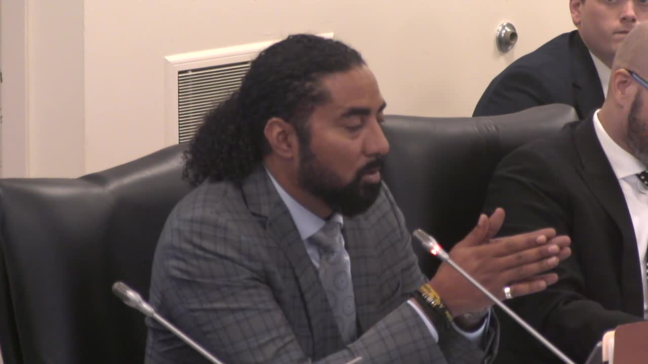 Lawmaker questions parental responsibility for children's social media access