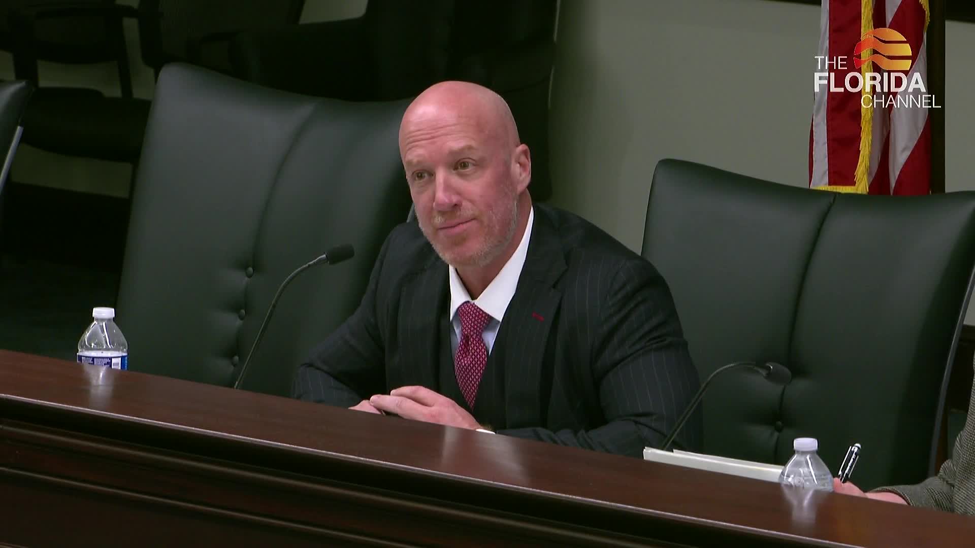 Committee advances bill requiring regular agency rule reviews