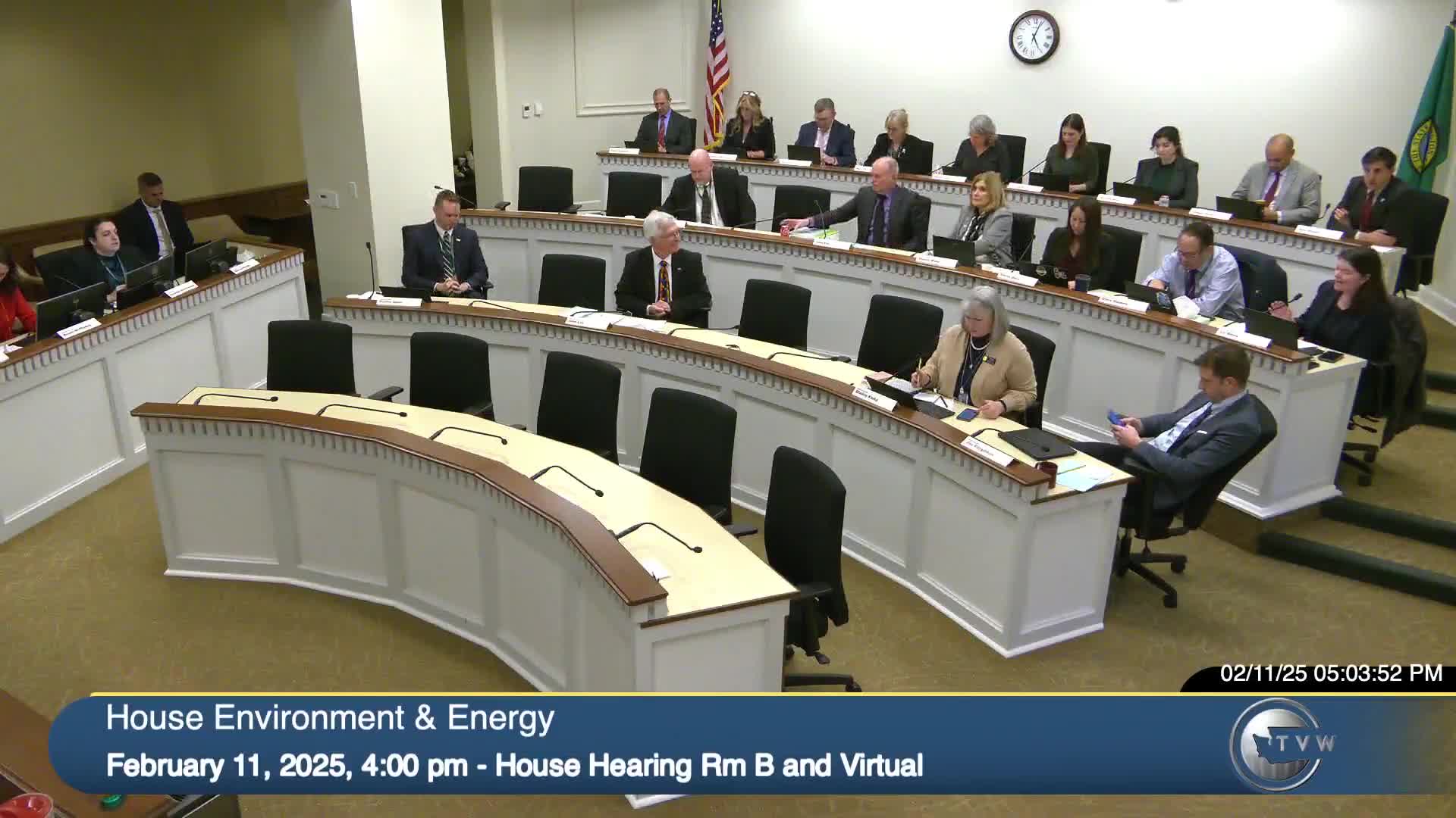 Washington bill aims to boost recycling rates and hold companies accountable