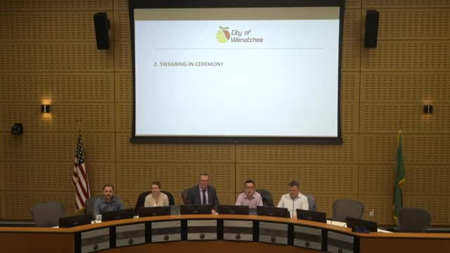 Myra Navarro Gomez sworn in as Wenatchee City Council member