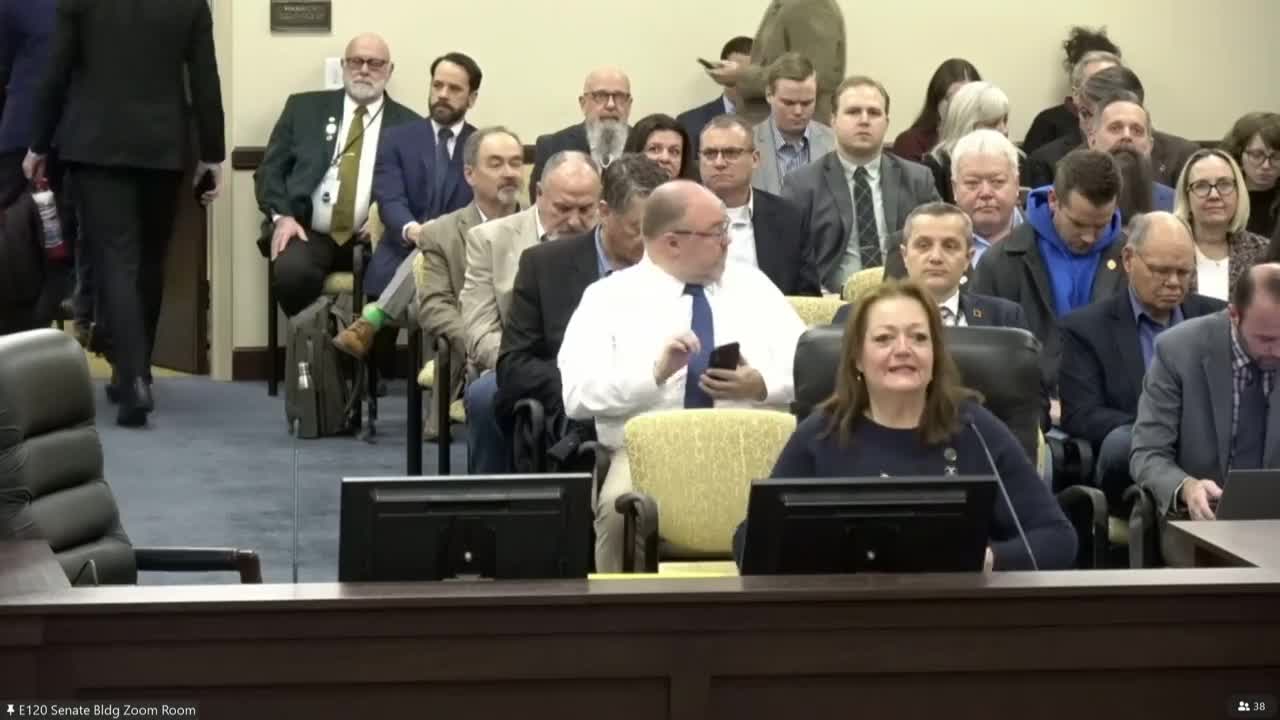 Committee backs bill clarifying protocol when raw milk is suspected in outbreaks