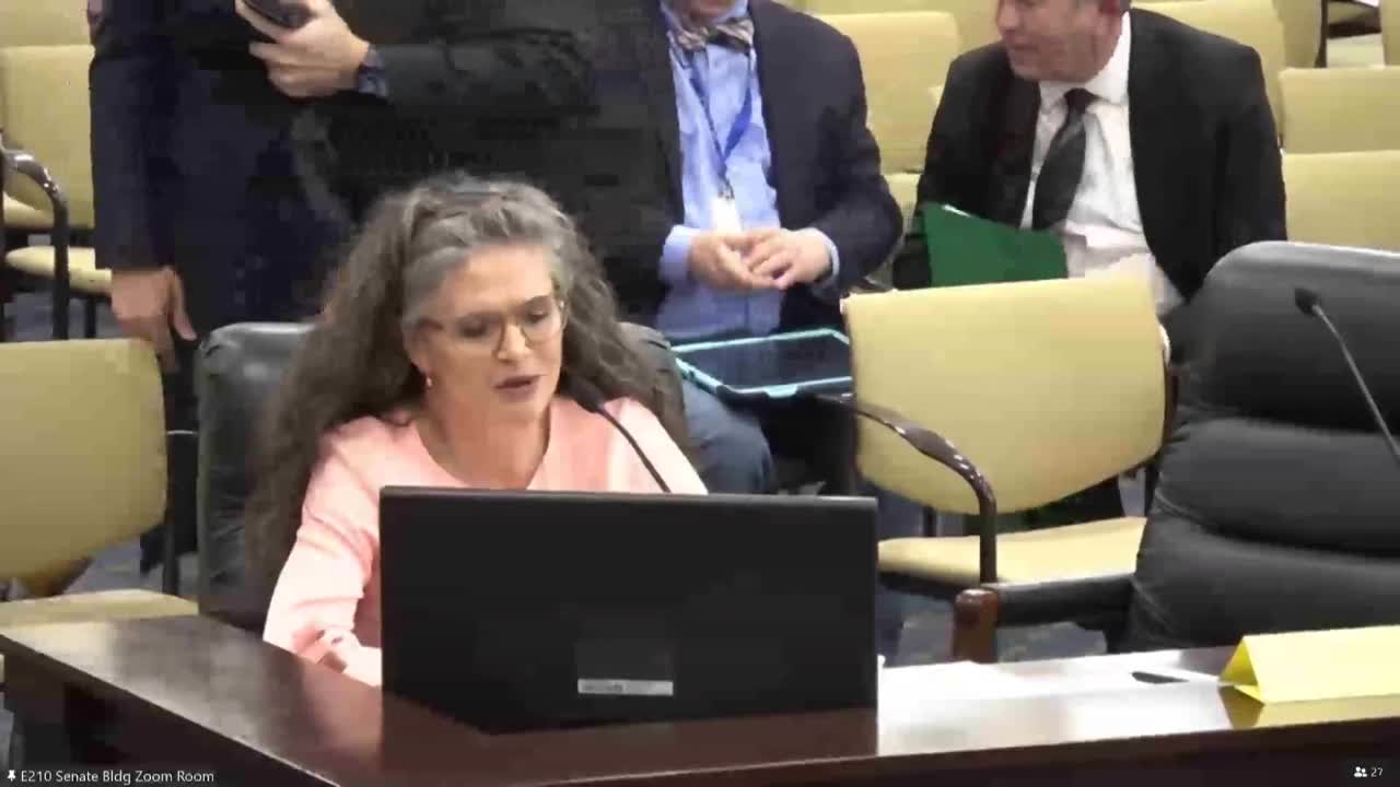 Committee backs bill requiring private single-occupancy changing spaces for students