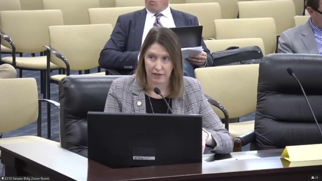 Committee advances bill to clarify eligibility for future-educator stipends