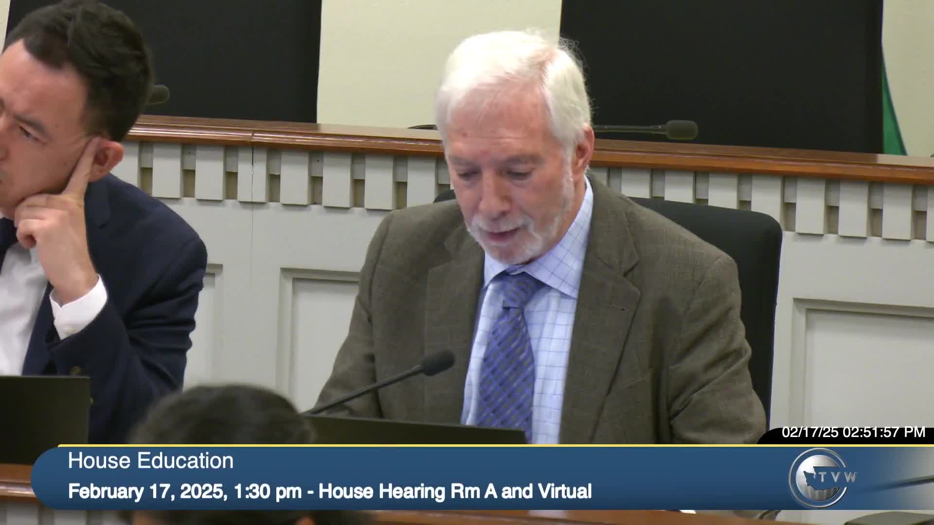 Washington committee approves three education bills to enhance student credit and financial literacy