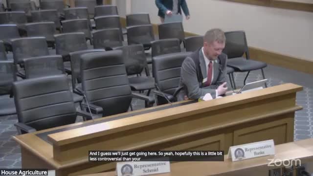 Wyoming Senate proposes new rodeo-themed license plate to fund college programs