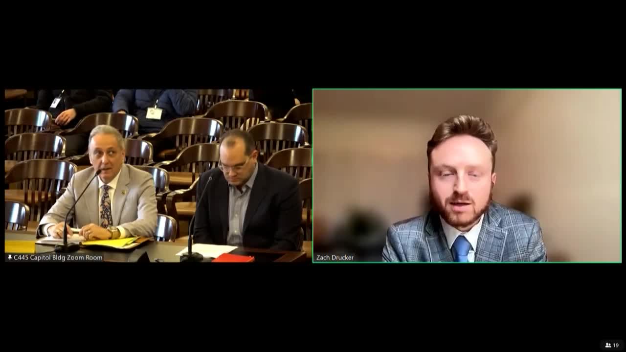 Committee unanimously clears bill to regulate earned‑wage access providers