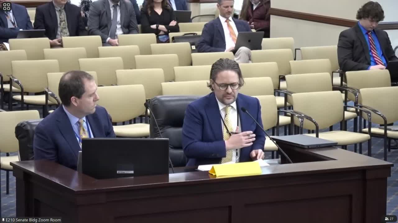 Committee approves bill to require jails to give defendants private access to digital evidence