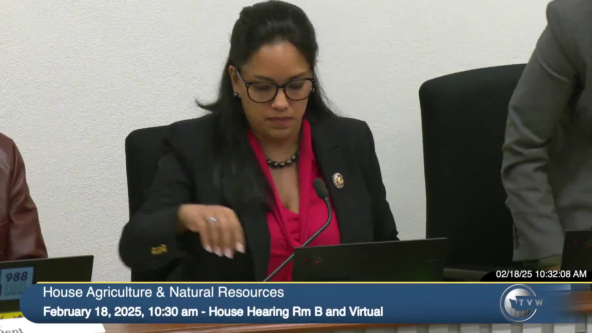 Lawmakers hear bill to let licensed cannabis producers form agricultural cooperatives