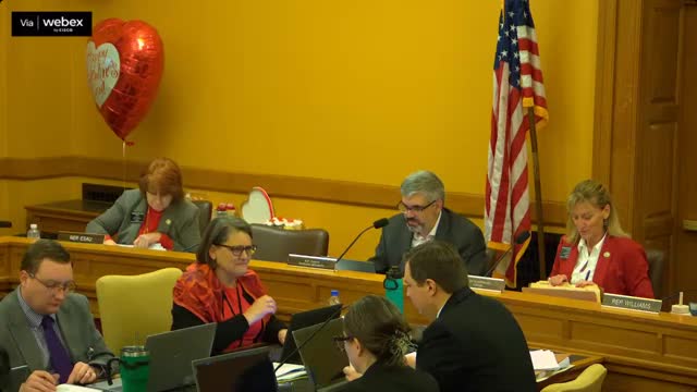 Committee adopts compromise to Open Records Act bill to limit staff-cost charges and require notice on large requests