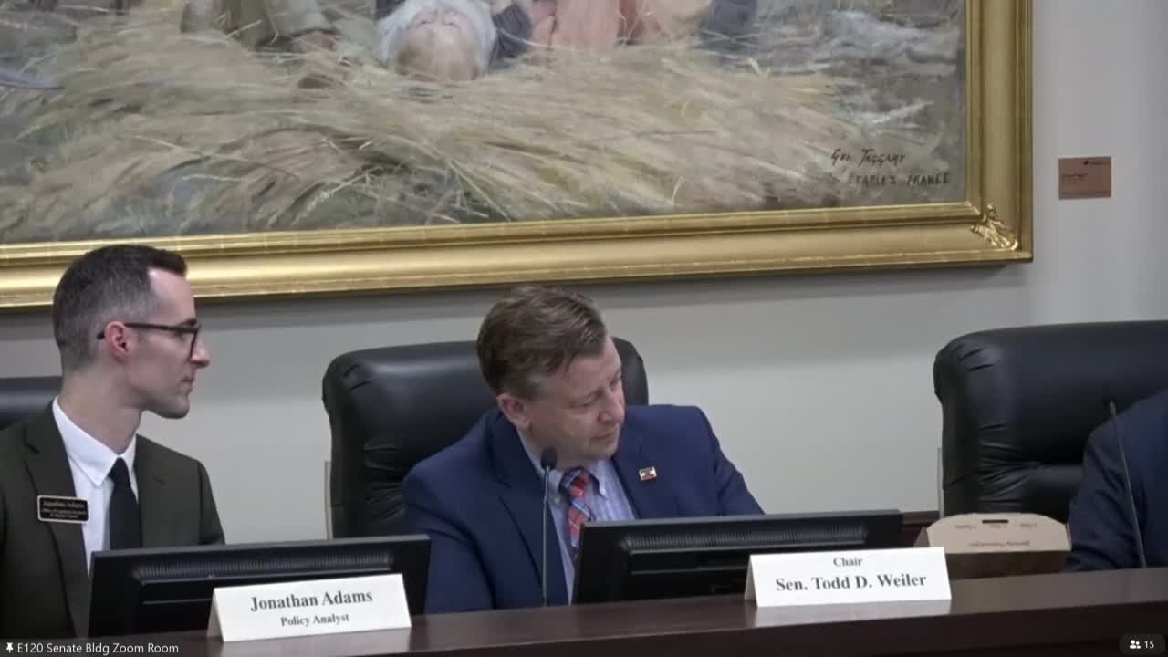 Senators approve minutes and enter closed meeting for applicant review