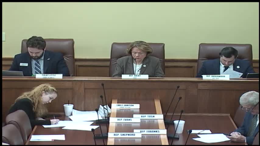 House committee approves HB 1452 to clarify medical marijuana packaging and notices