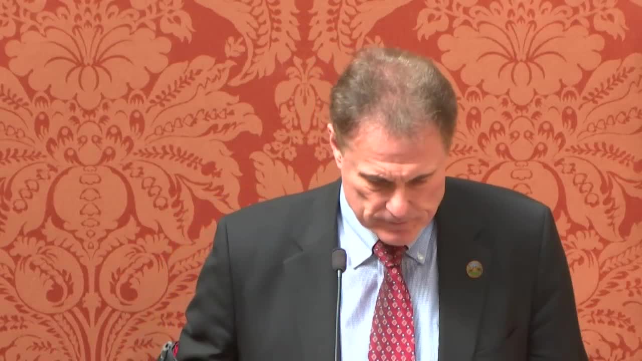 House tightens disclosure rules for restricted foreign land ownership and extends provisions to leases; bill unanimously passes