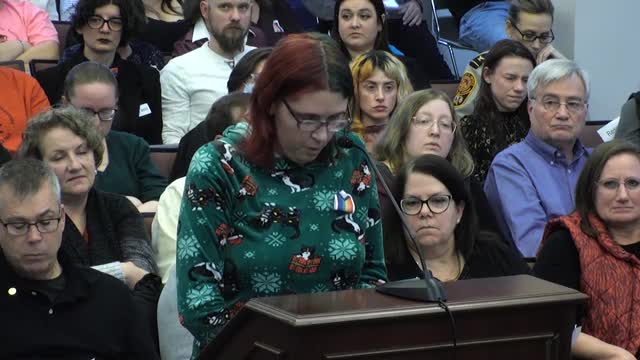 Warren County debates formation of new library board amid community concerns